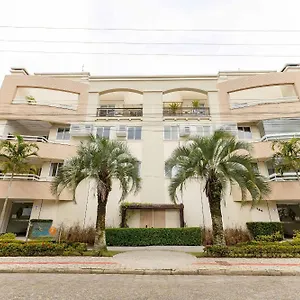 Amplo Com 3 Dorms 8 Pessoas Em Bombas, Próximo Do Mar - No Centro De Bombas Apartamento Bombinhas